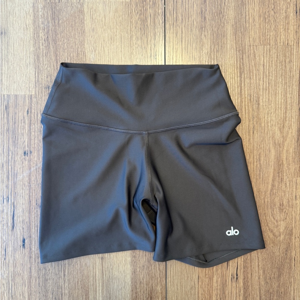 ALO Yoga Women's Brown Bike Shorts